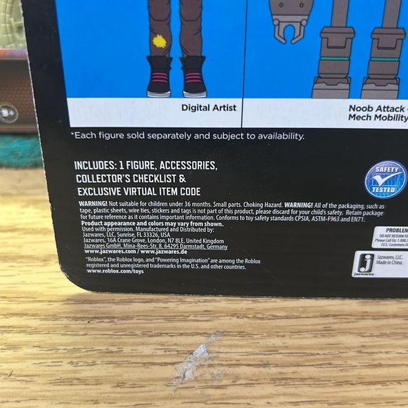 ROBLOX LUCKY GATITO ACTION FIGURE WITH ACCESSORIES. - Picture 8 of 10